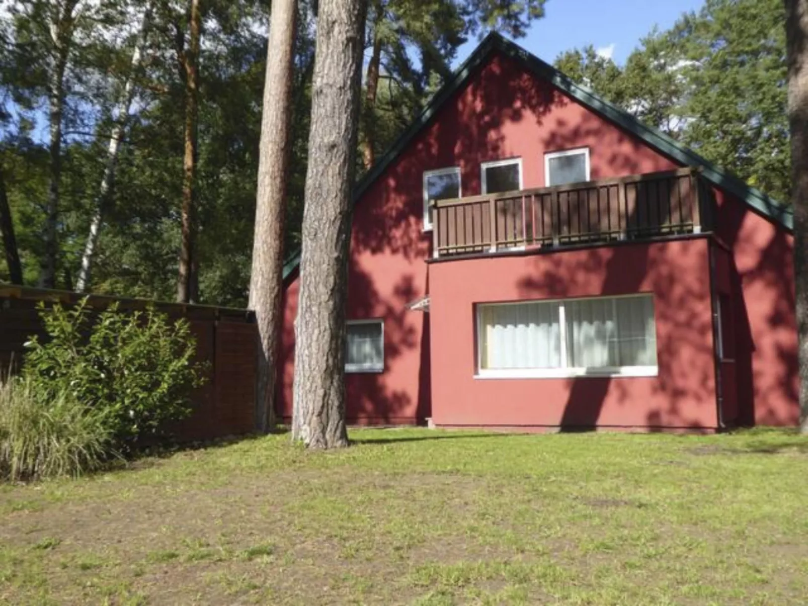 Wohung mit Balkon und Garten nahe Stadtgrenze