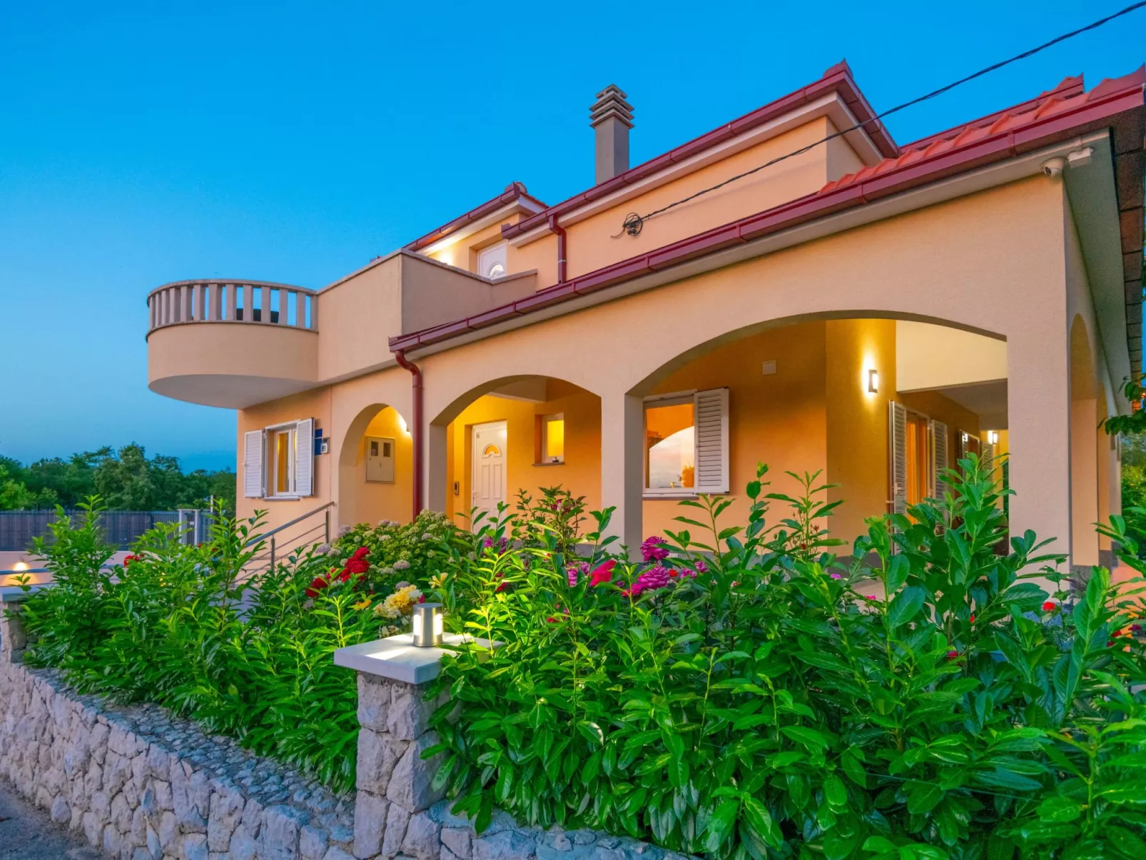 Villa "Mile" mit beheiztem Pool, Grill und Terrasse