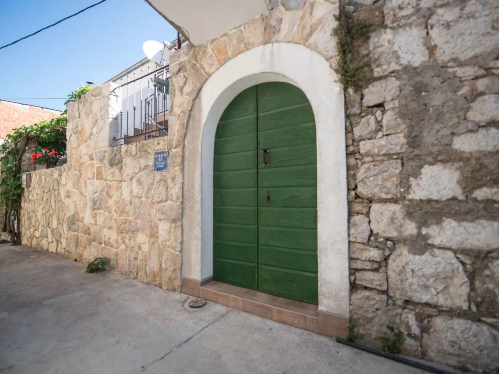 "Hanna" mit Blick auf das Wasser