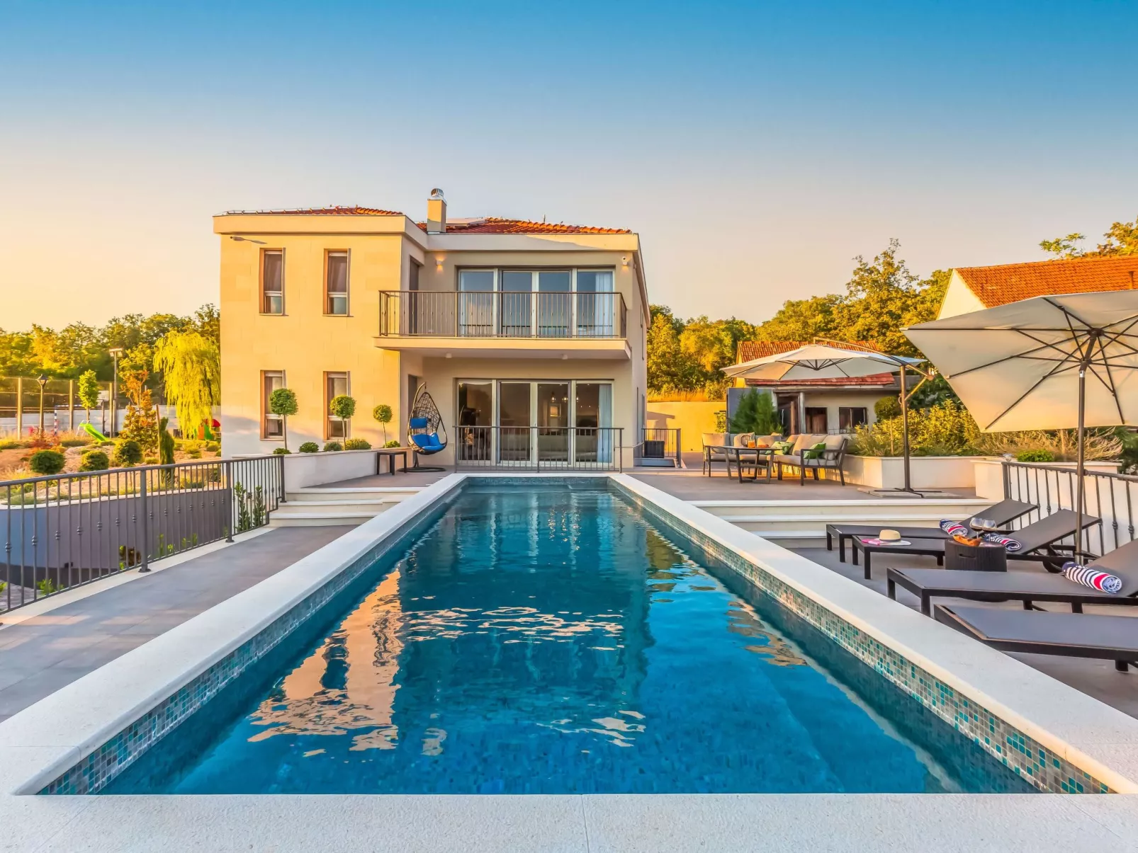 In Dugopolje mit Privatem Pool