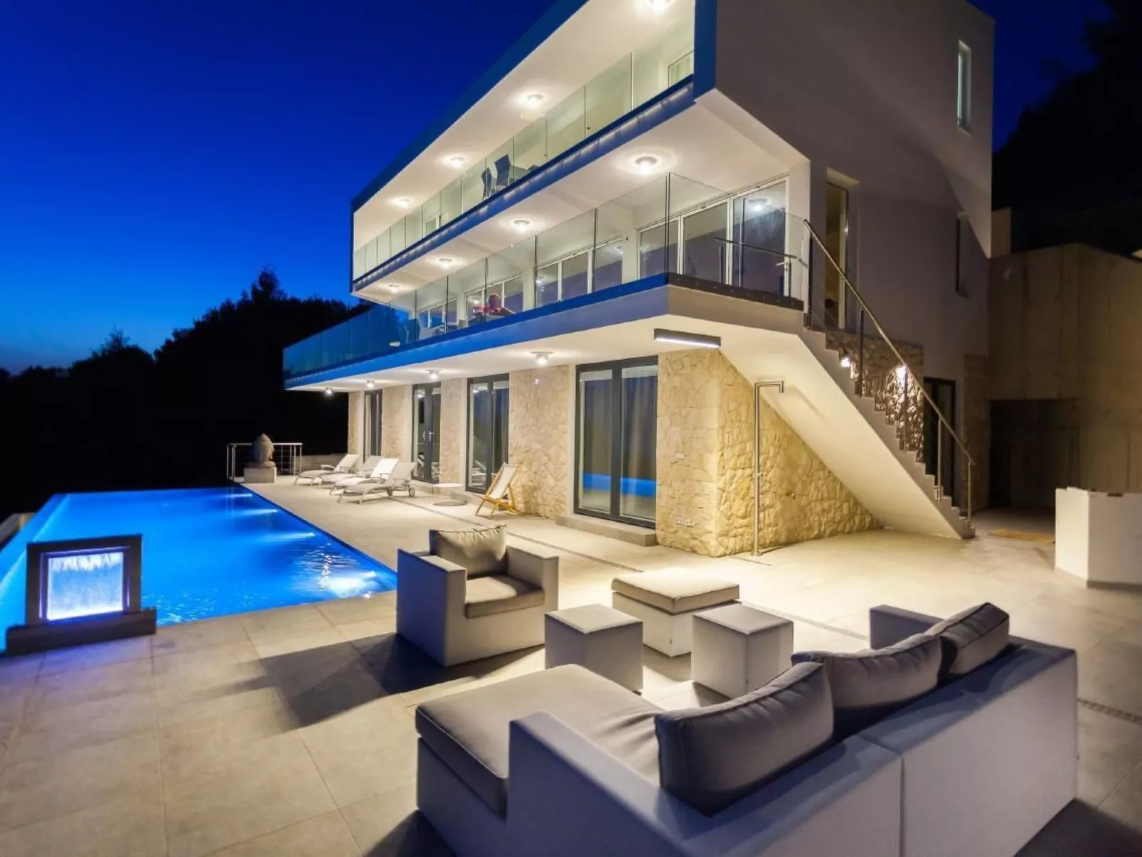 Villa Style and Sea