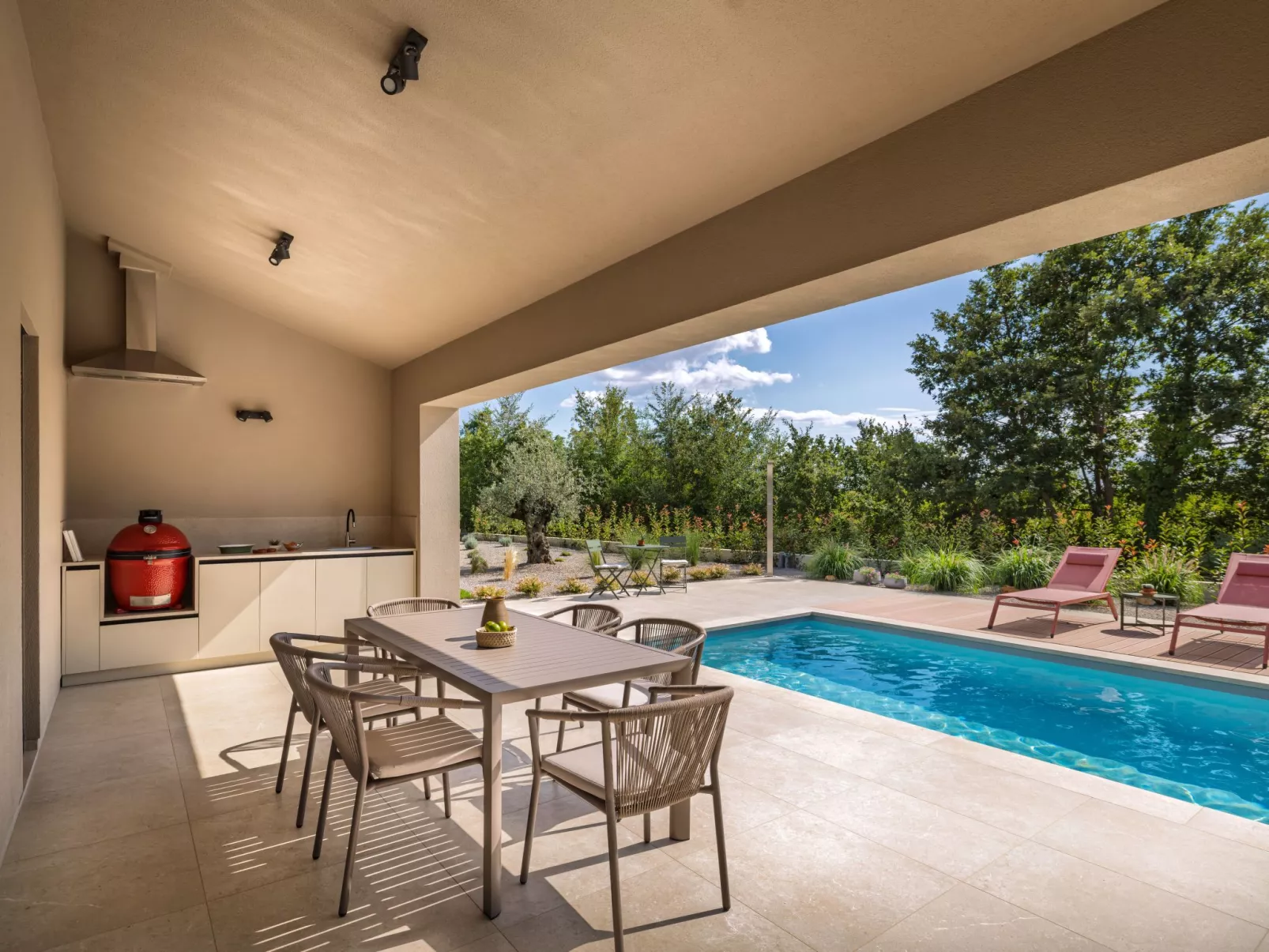 Design Villa Nux für 5 Personen mit beheiztem Pool