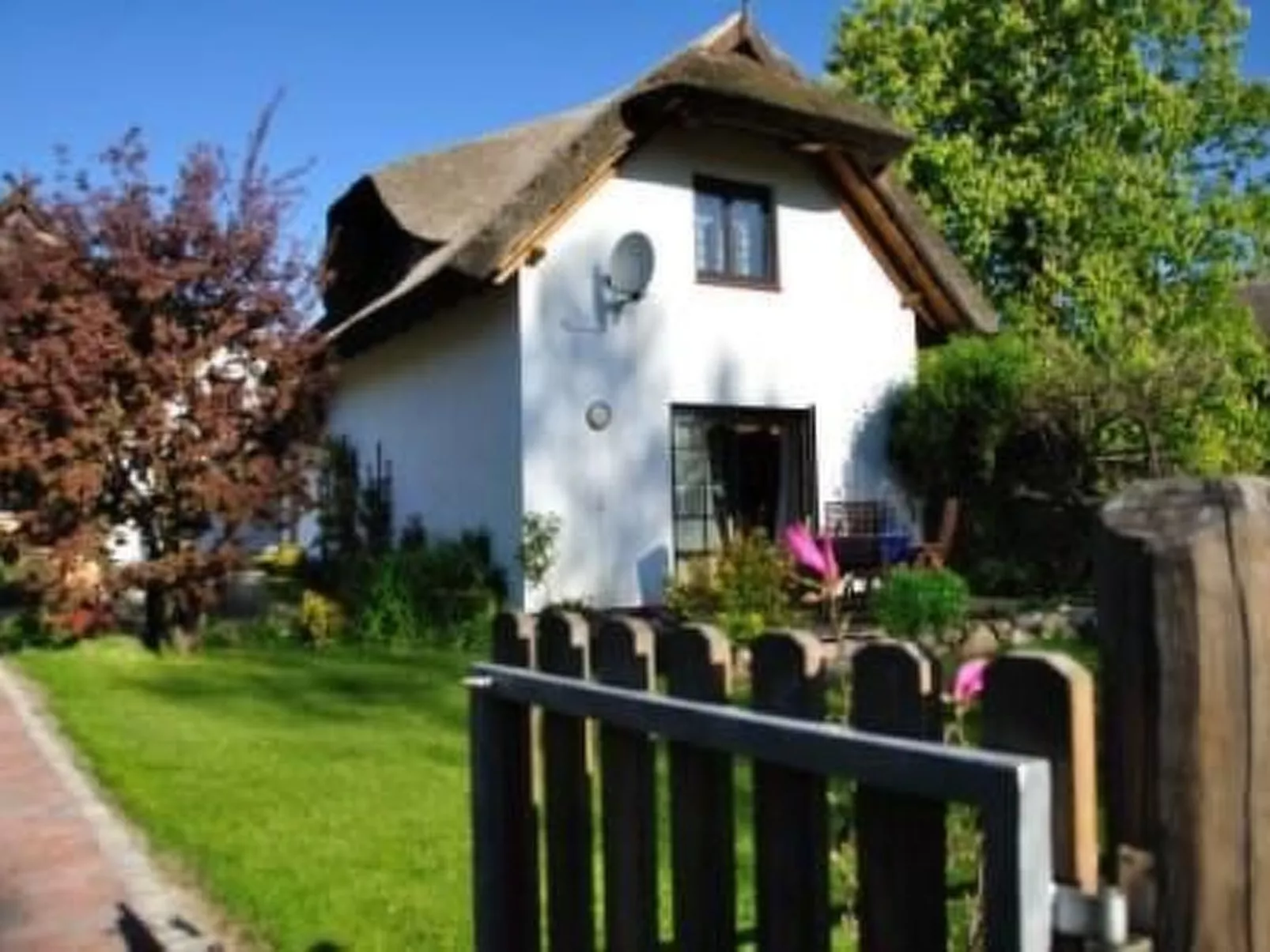 Schönes Ferienhaus mit Terrasse und Grill