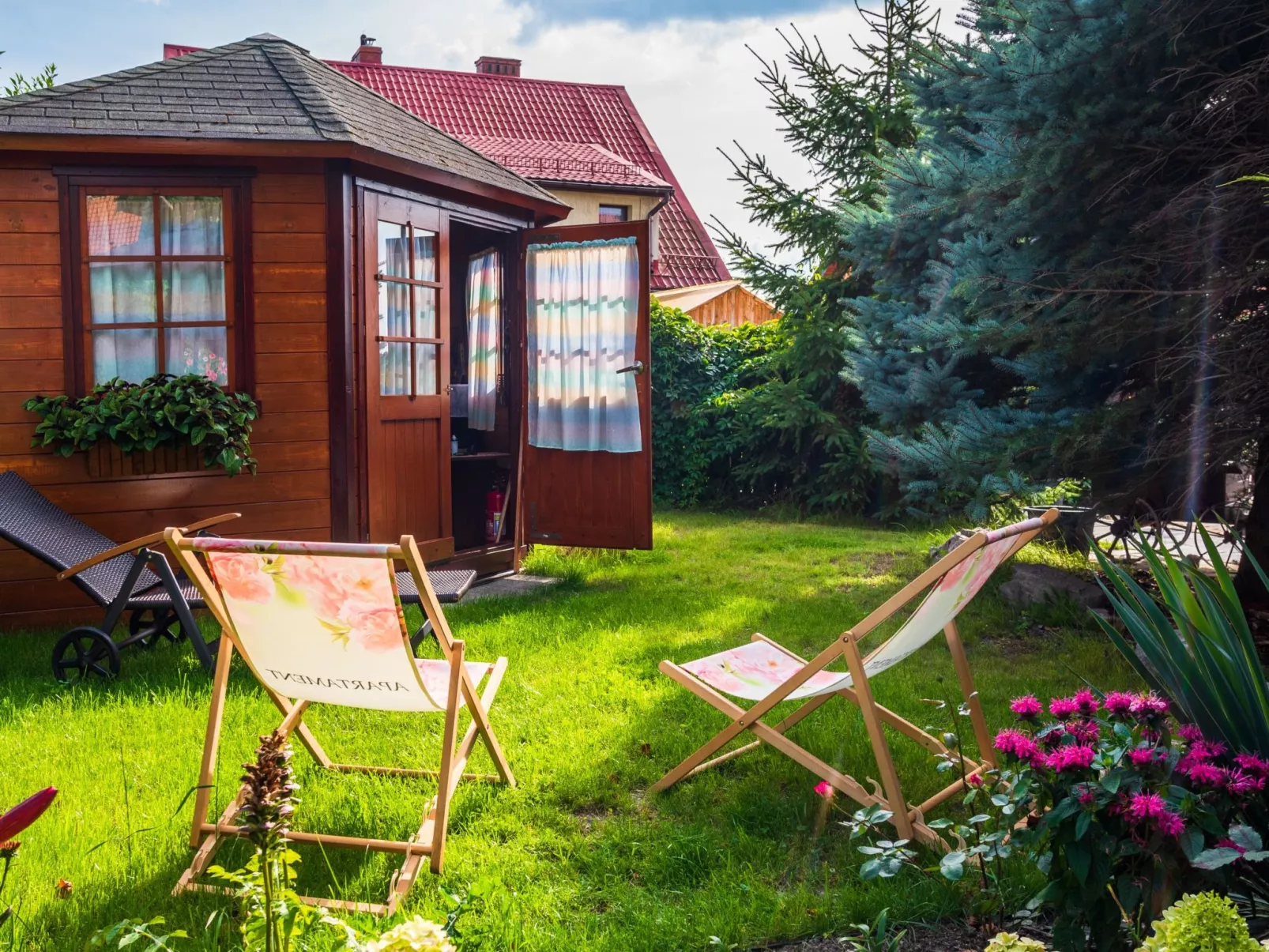 Wohnung mit Terrasse, Garten und Grill