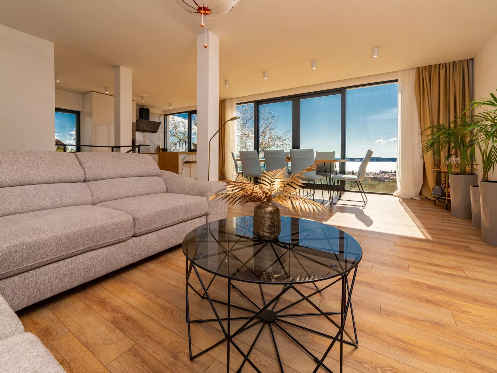 Haus für 9 Personen und 1 Kind in Kastel Luksic