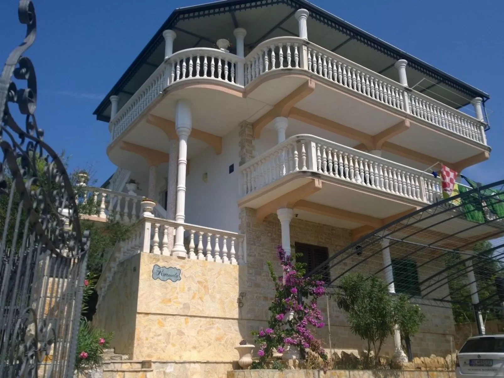 Penthouse-Wohnung mit spektakulärem Meerblick