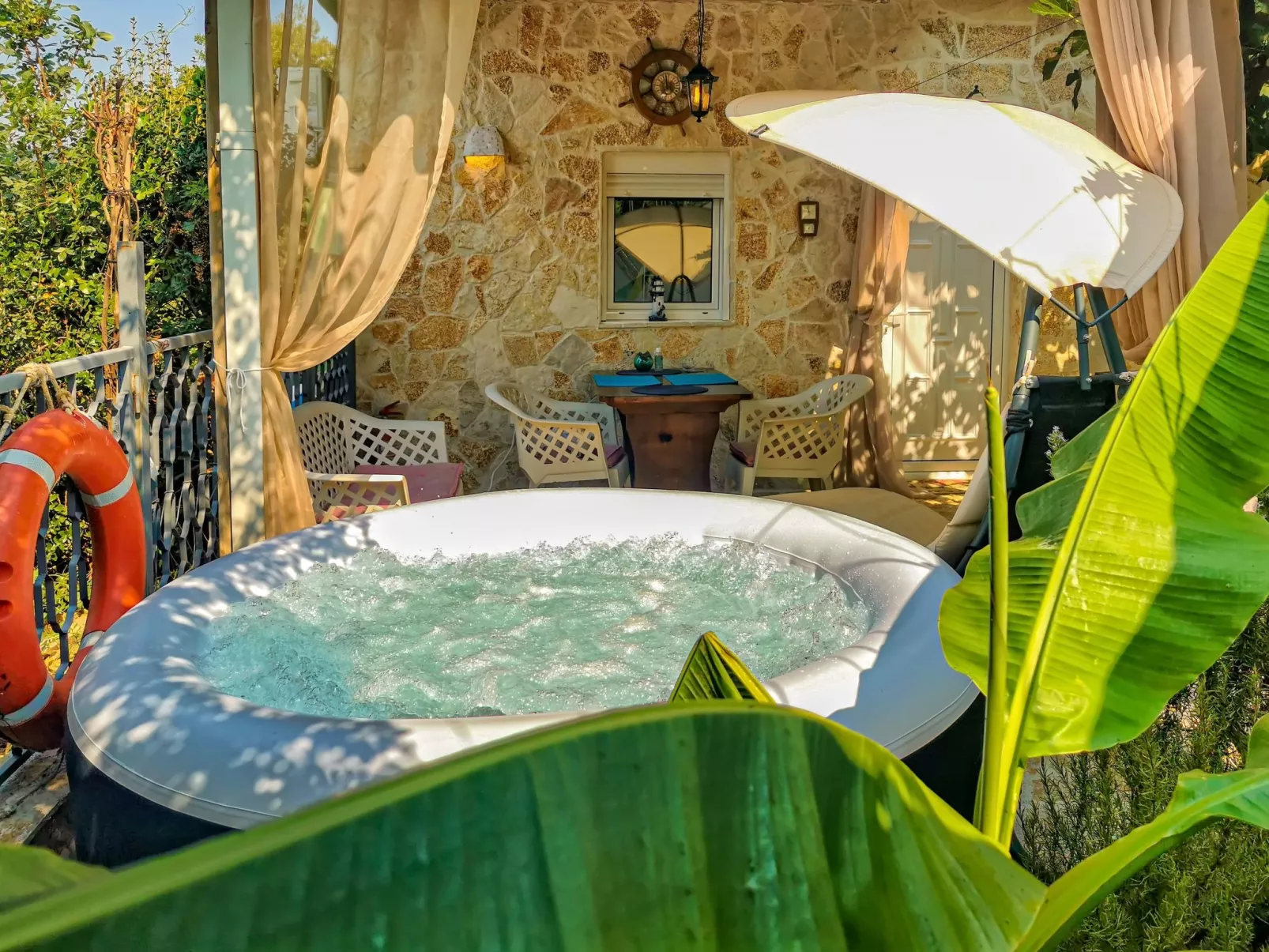 Schönes Apartment mit Whirlpool, Grill und Garten