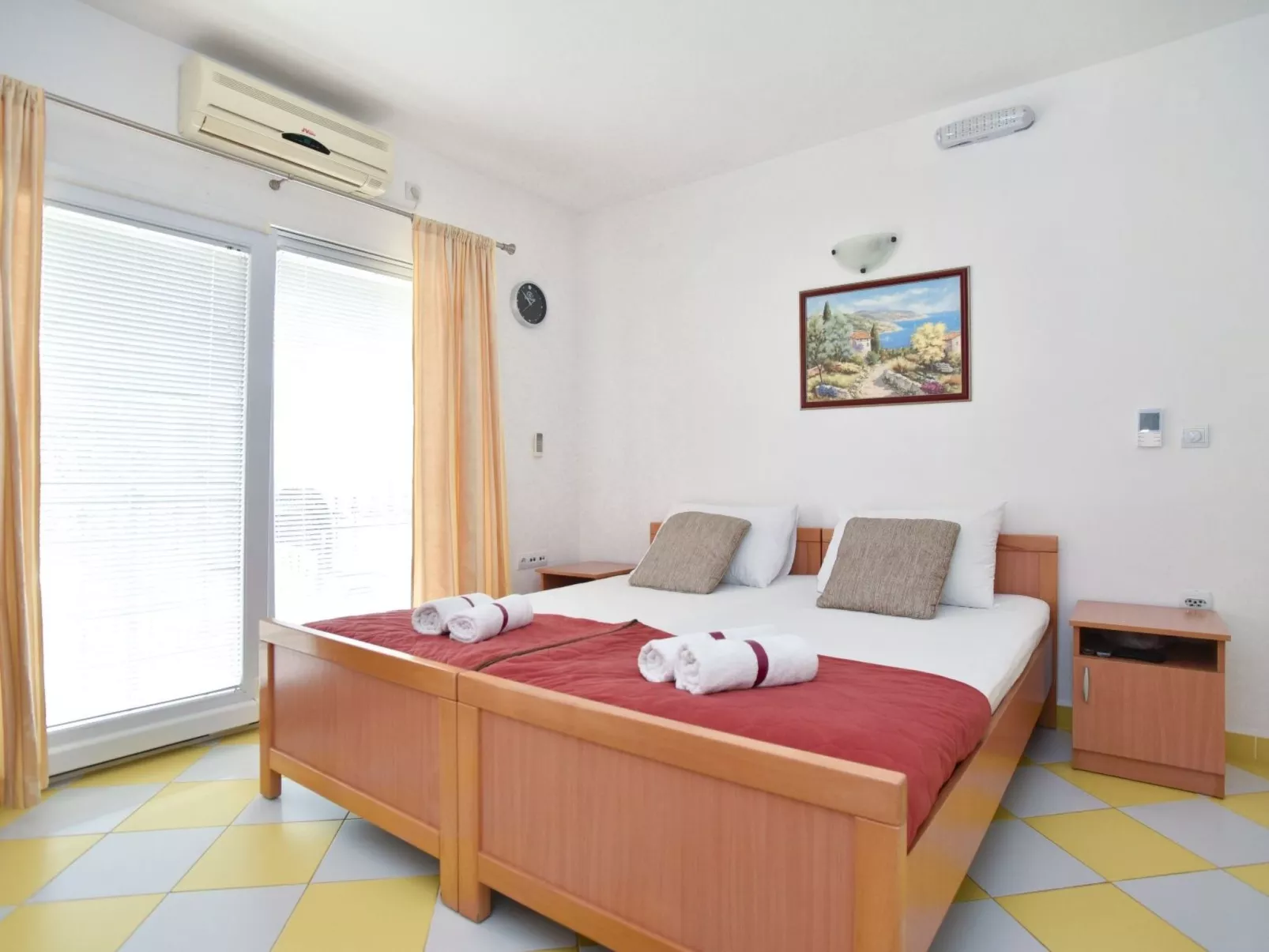 Studio-Apartment mit Balkon