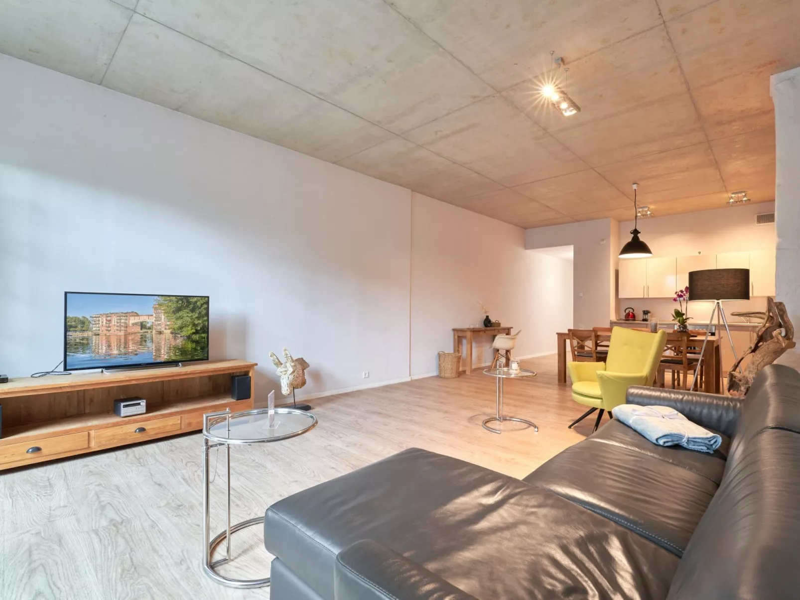 Appartement in Brandenburg An Der Havel mit Grill, Terrasse und Garten