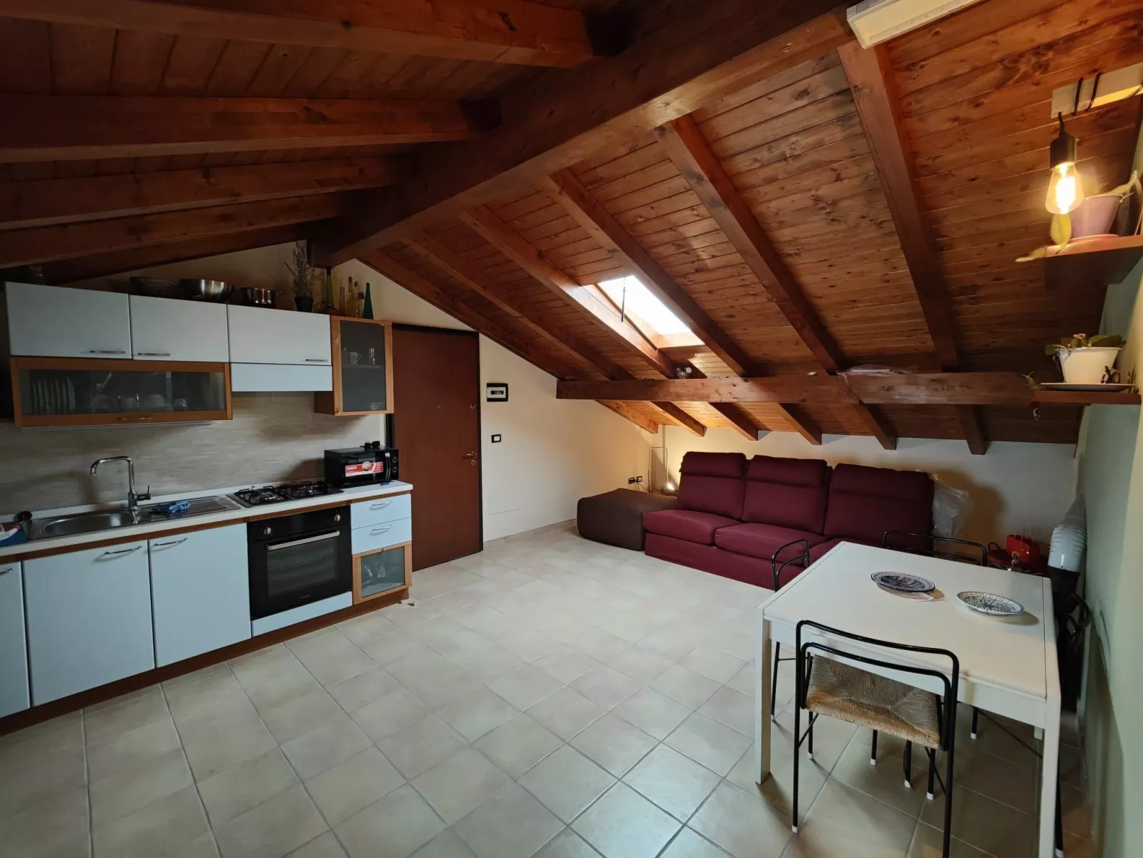 Mansardische Kommode