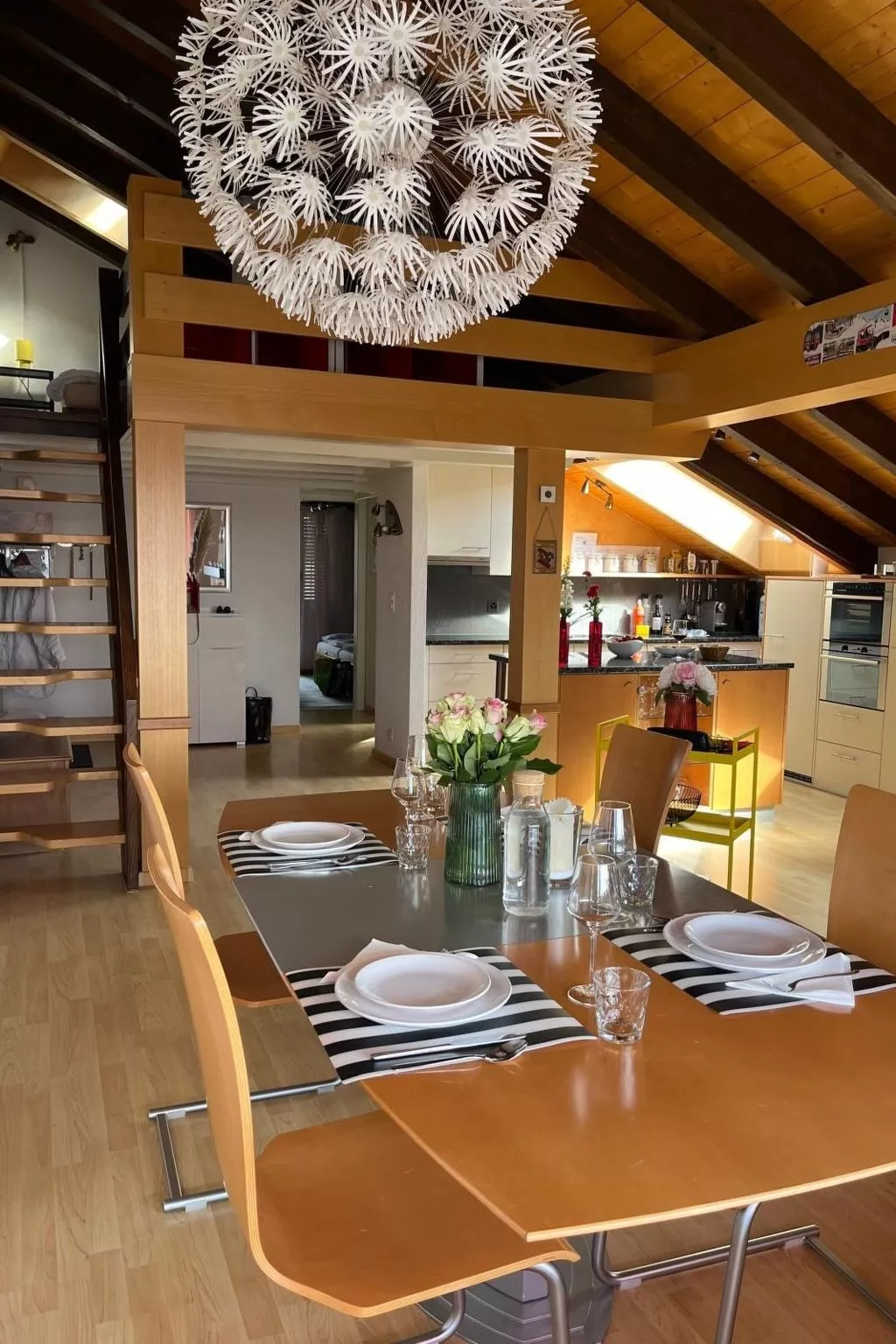 Helle und moderne Dachwohnung