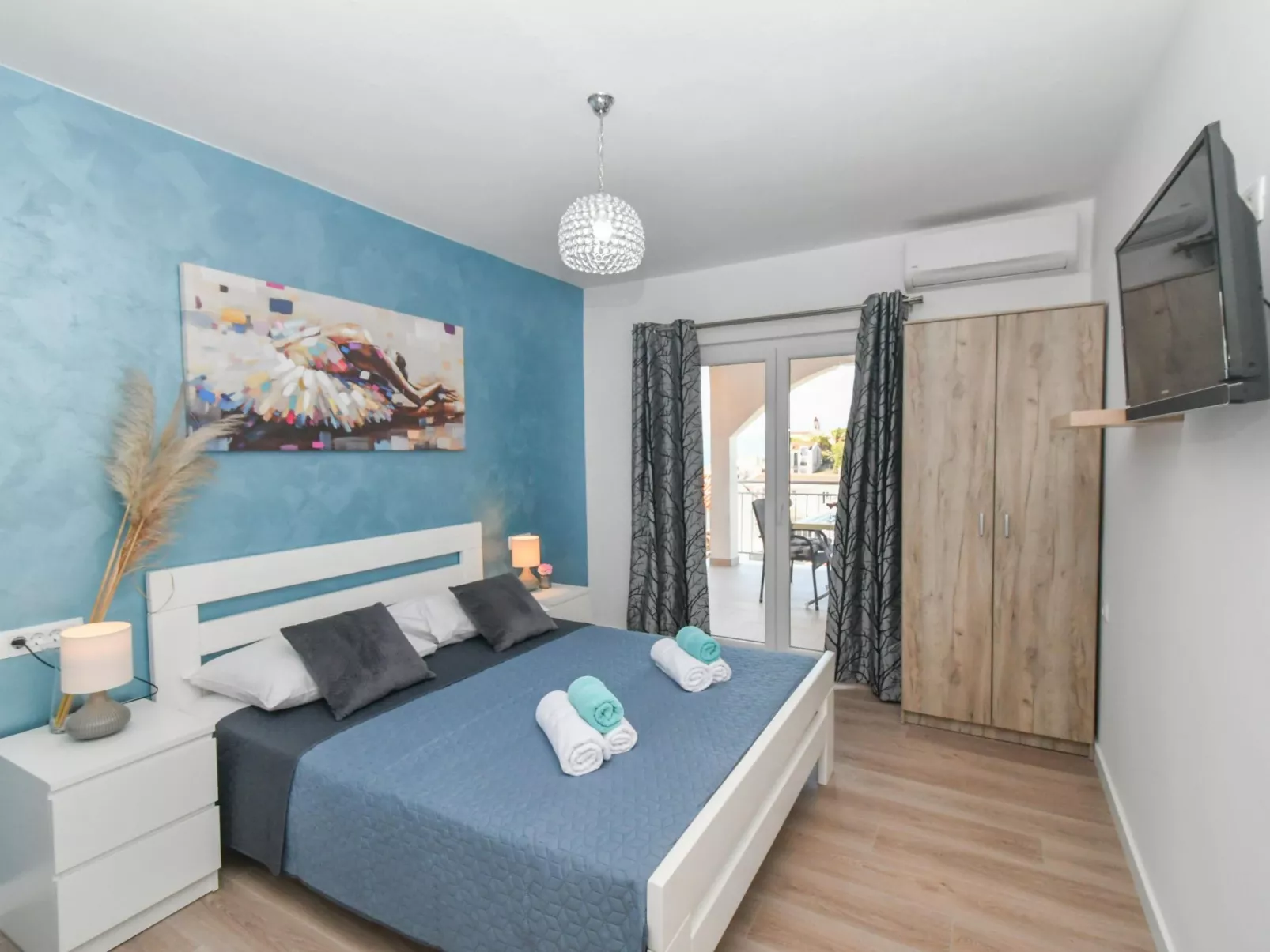 Mit privatem Parkplatz