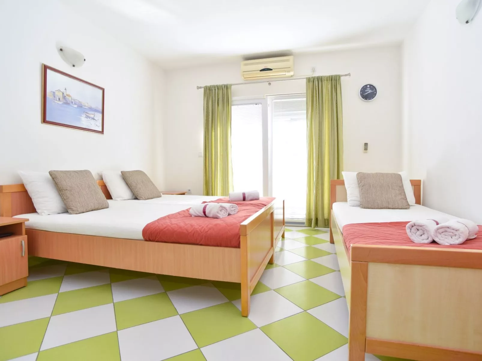 Studio-Apartment mit Balkon