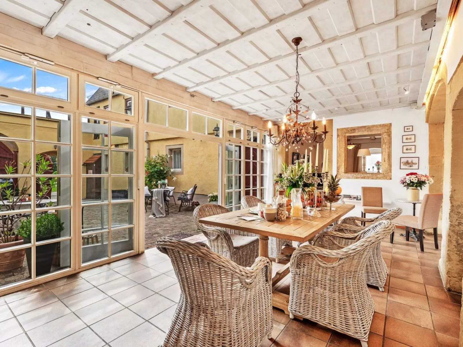 Villa mit Garten, Grill und Terrasse