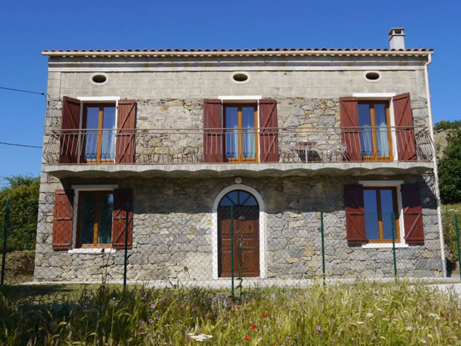 Haus mit Garten, Grill und Terrasse