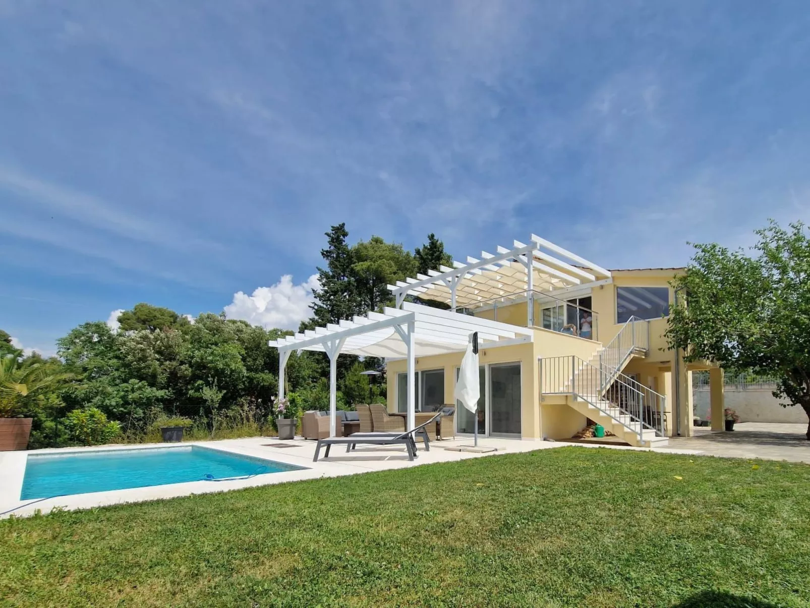 Großes Ferienhaus zur alleinigen Nutzung mit Pool