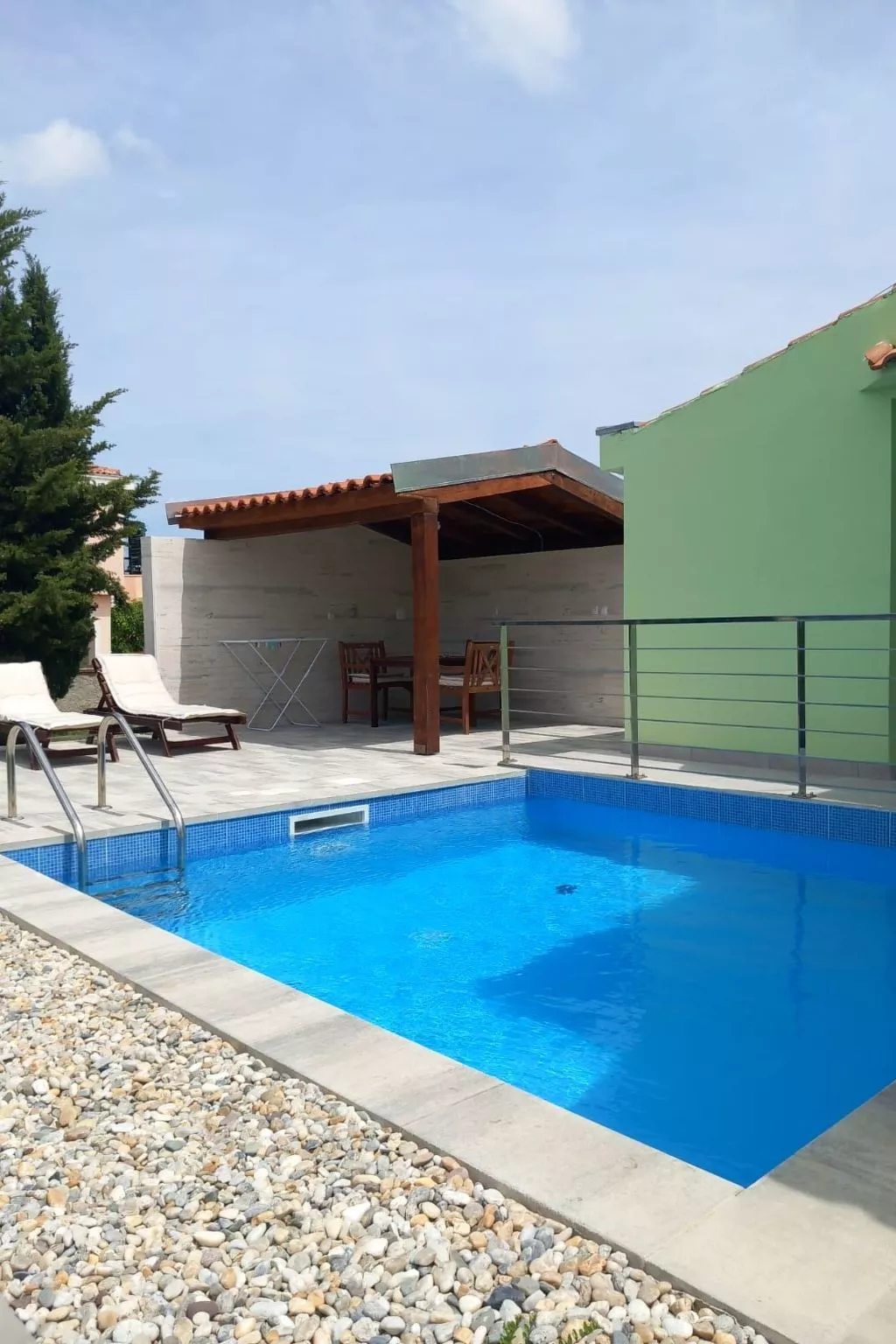 Wohnung in Ljubač mit Großem Garten