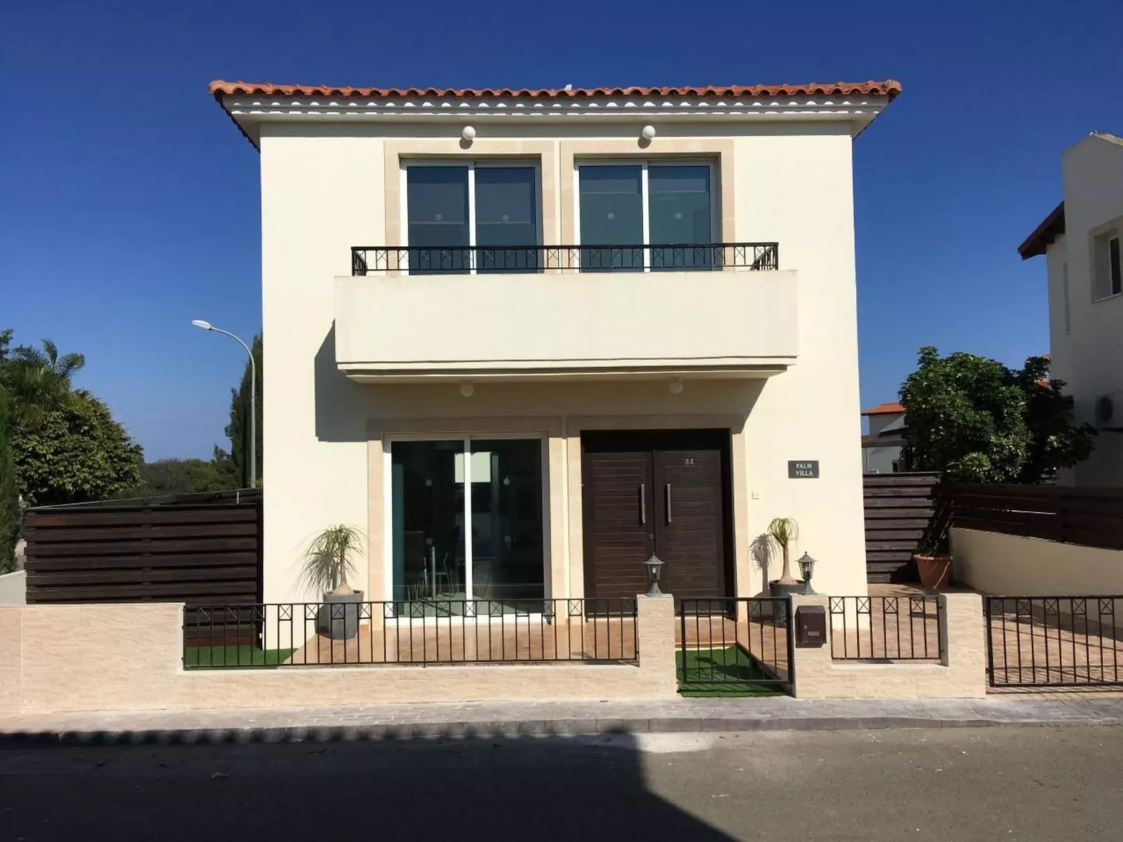 "Palmenvilla" mit privatem Balkon