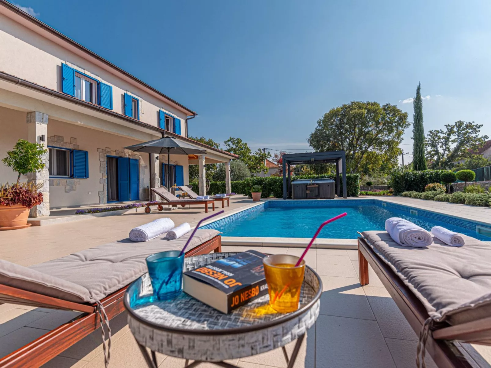 Villa Romansa mit Sauna und Whirlpool in Siritovci