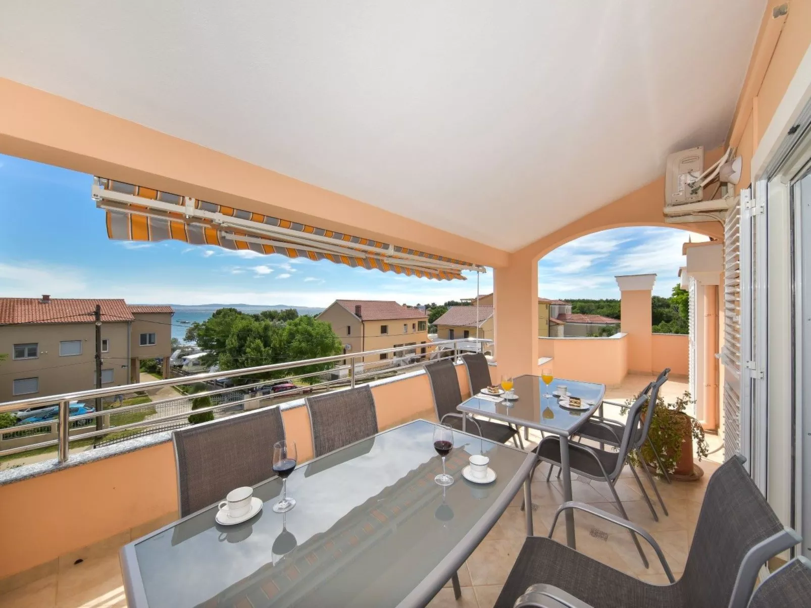 Wohnung mit Blick auf das Wasser