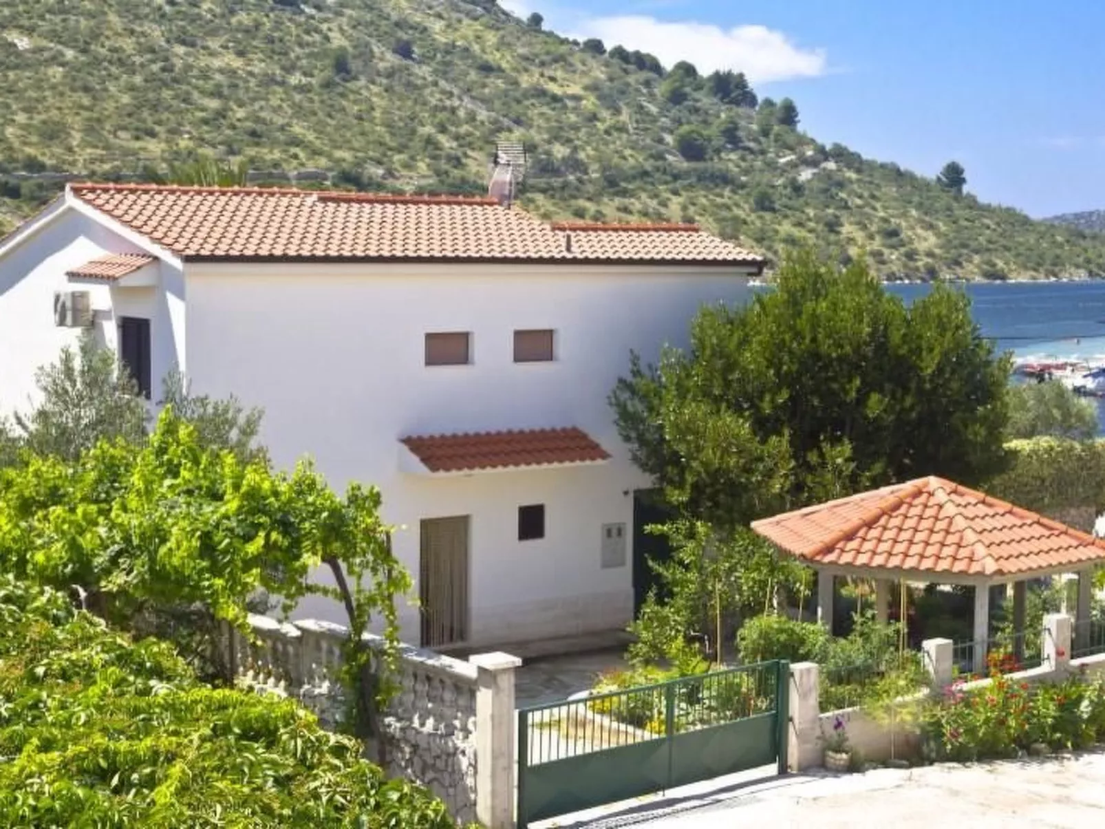 Wohnung "Ivka 1" mit Blick auf das Wasser