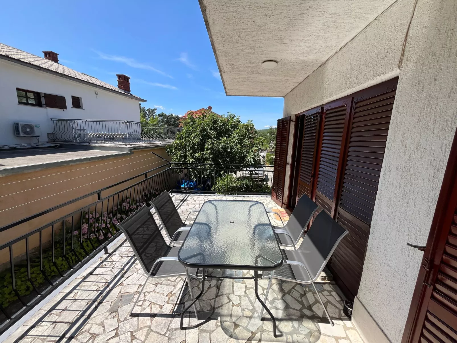 Appartement in Jadranovo mit Terrasse