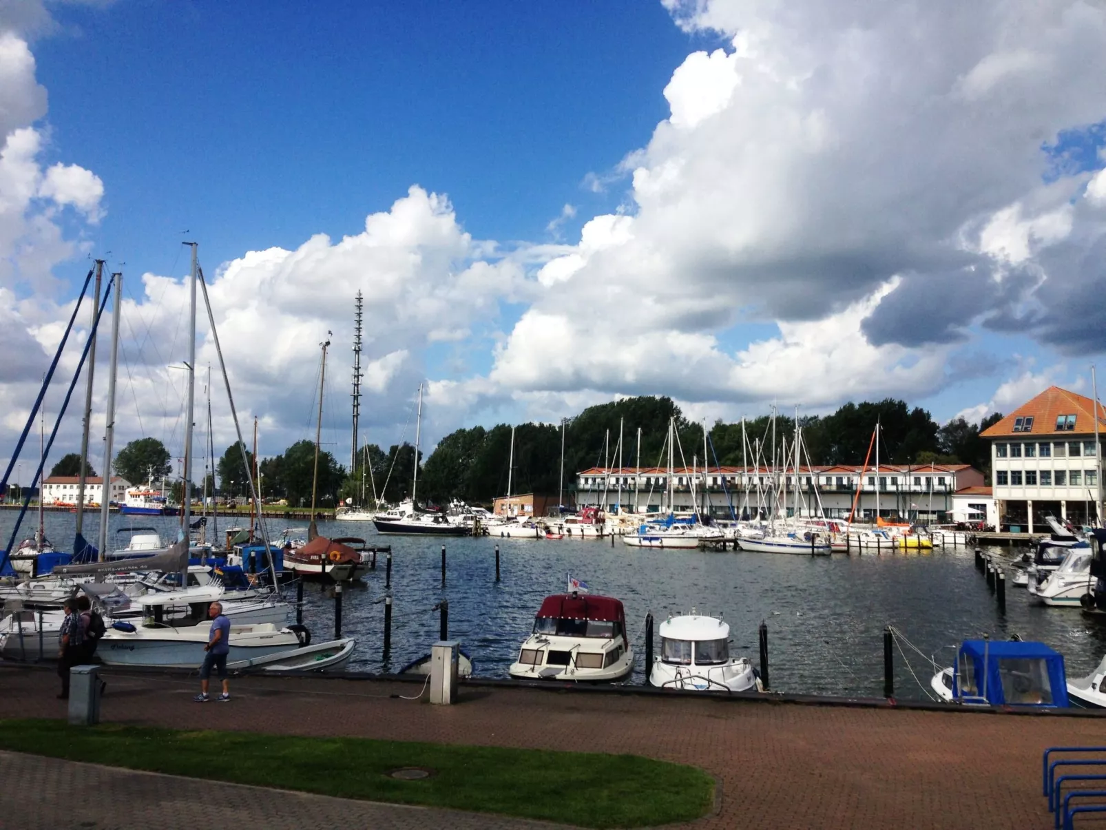 Moderne Wohnung in Karlshagen mit Grill und Garten