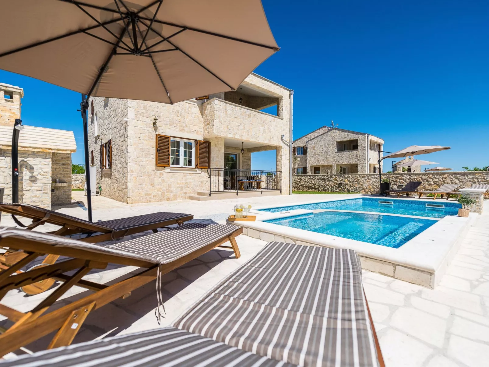 Villa Vid 01 mit beheiztem Pool - Agentur TA Leut