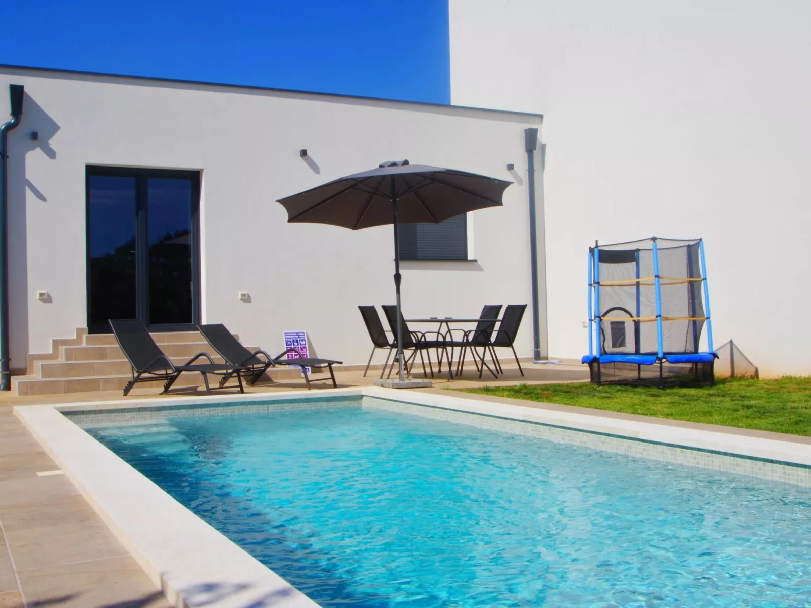 Ferienhaus, privater Pool, Dorf Šišan