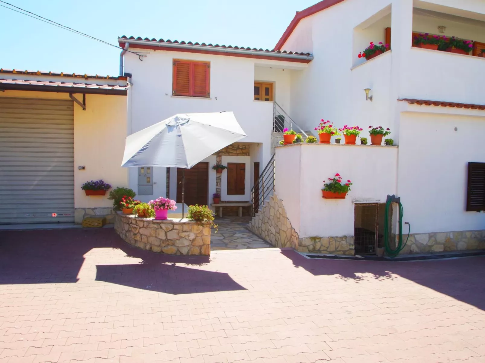 2 schlafzimmer ferienwohnung in viilage Loborika