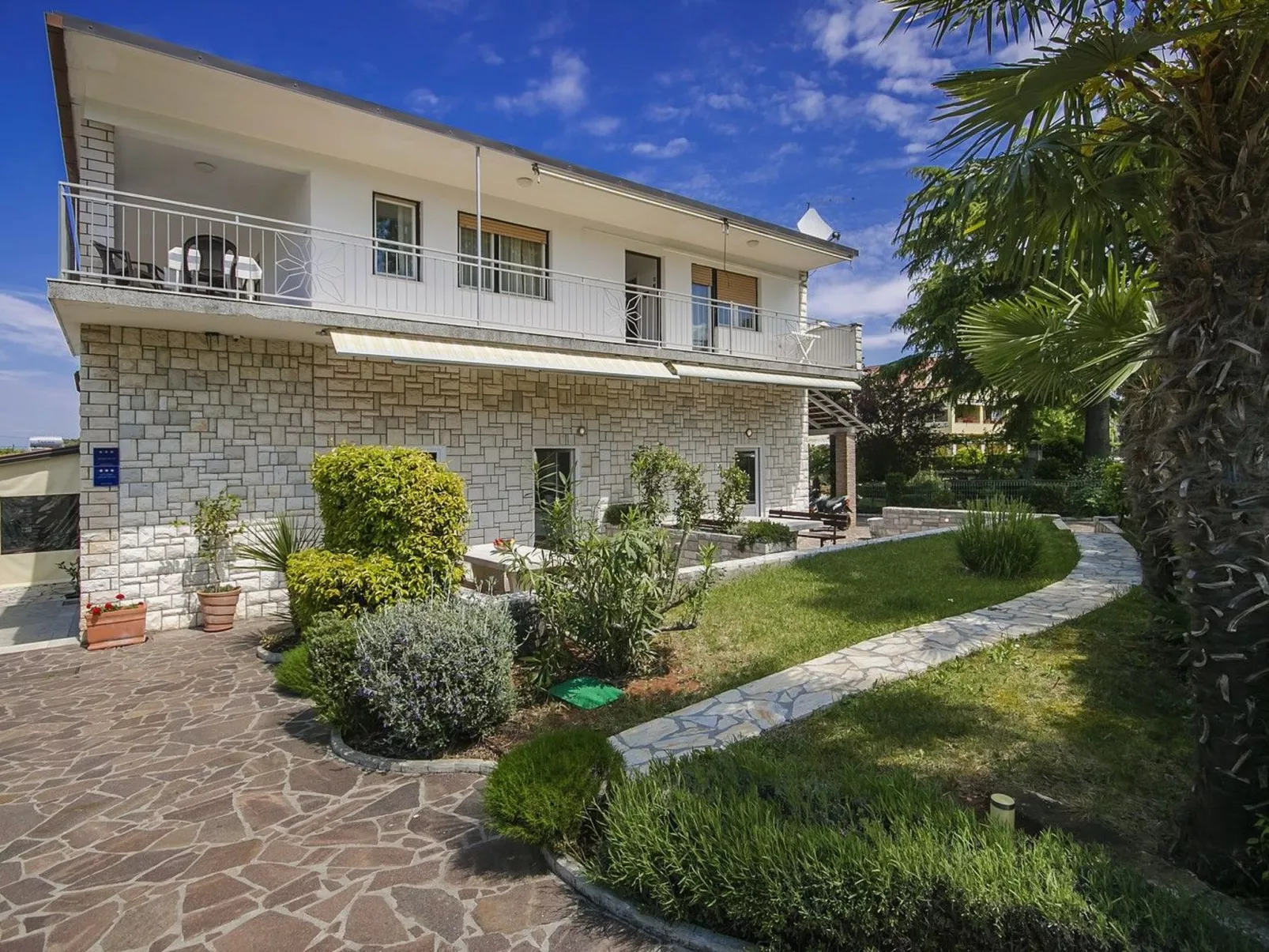 Apartment Nika1 Umag mit Pool und Whirlpool 400 Meter vom Strand entfernt