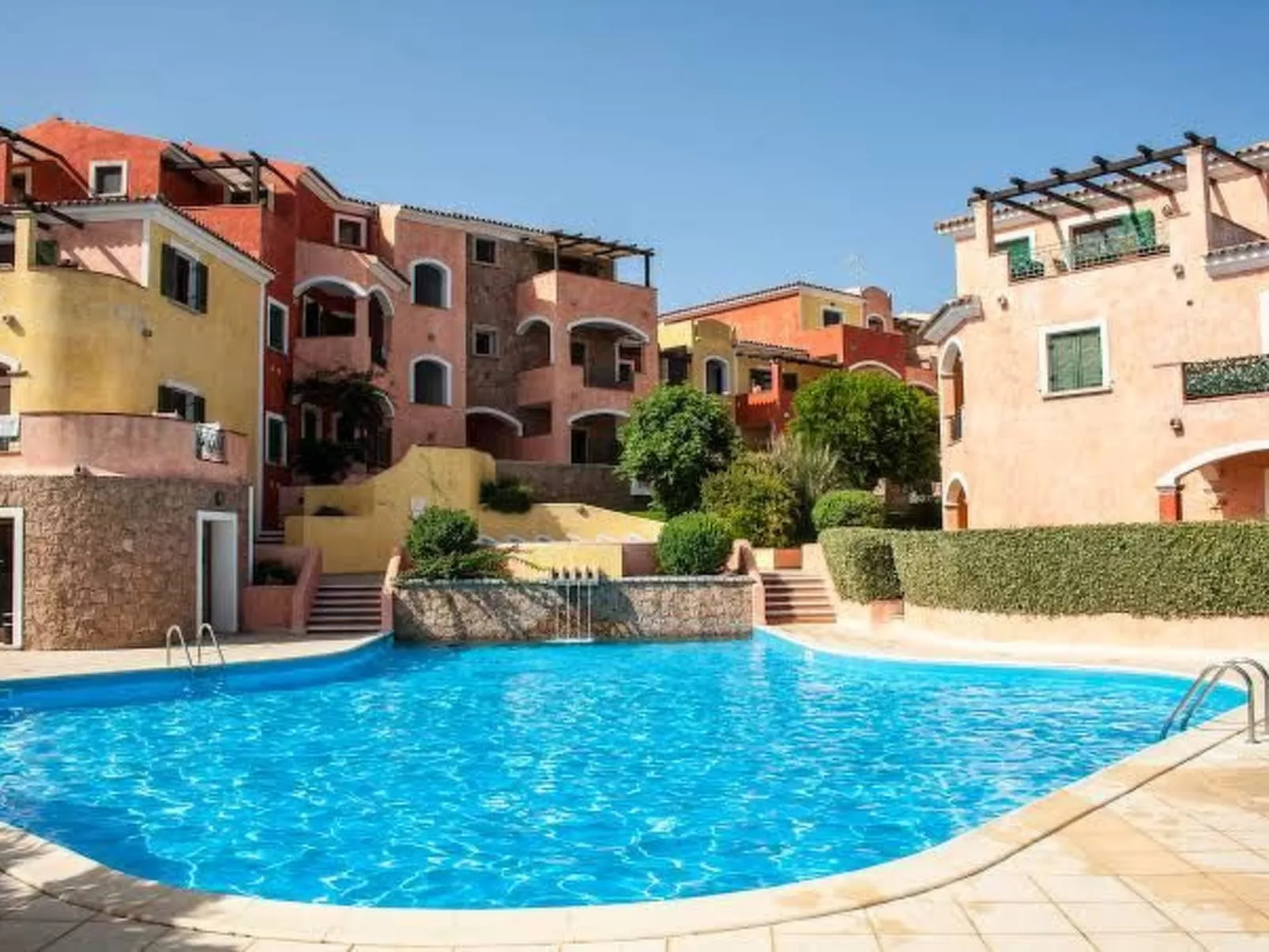 Schöne Wohnung in Residence mit Pool