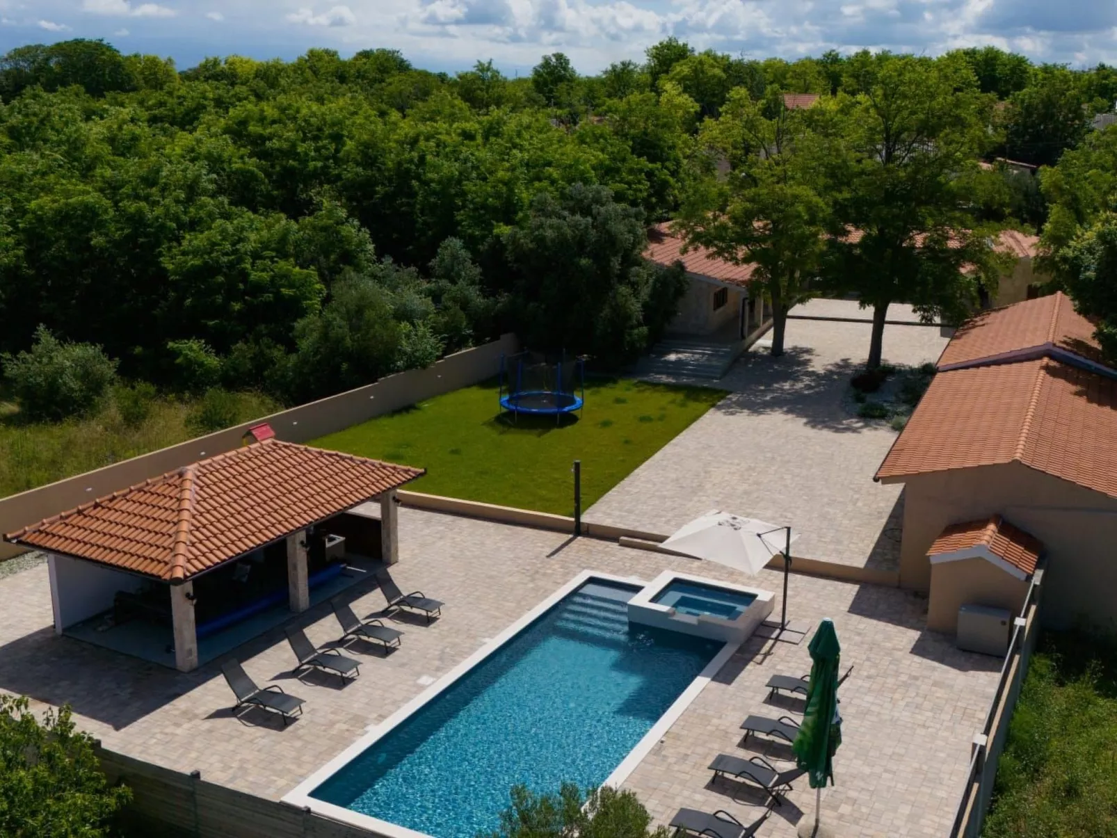 Wunderschöne Villa mit privatem Fitnessstudio und Pool - TA Leut