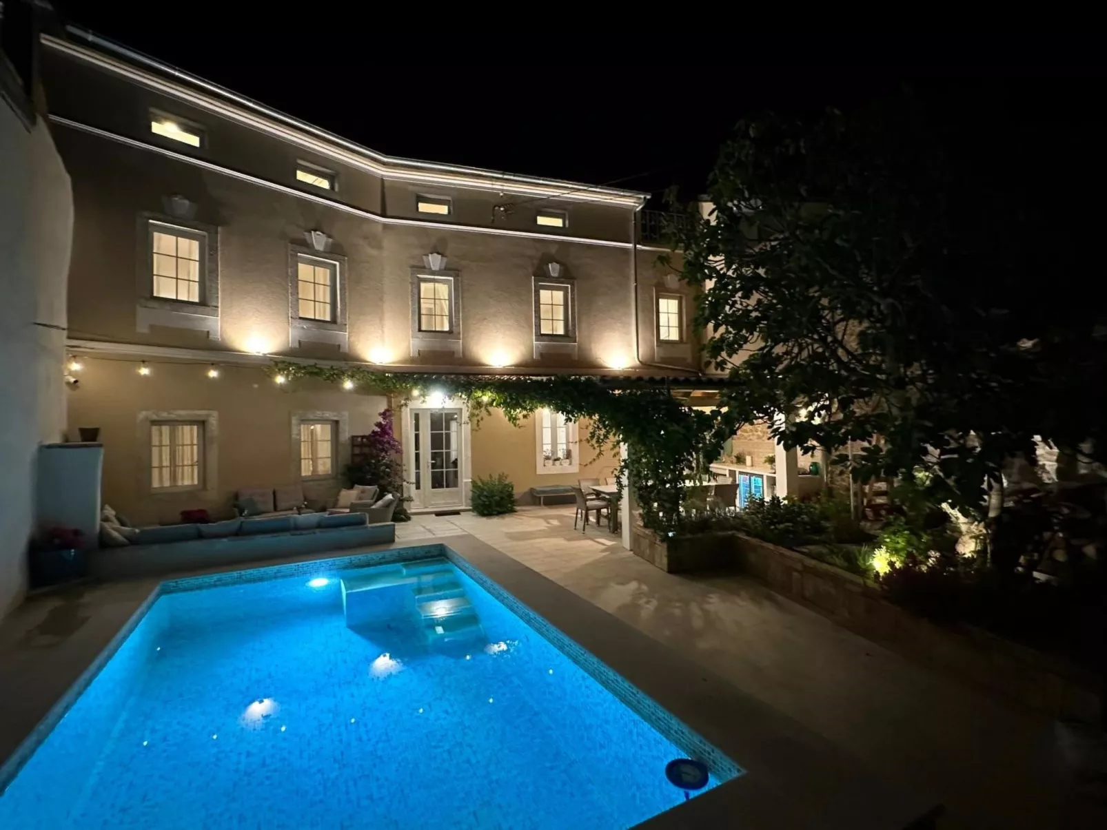 Villa "Cotton House" mit Schwimmbad