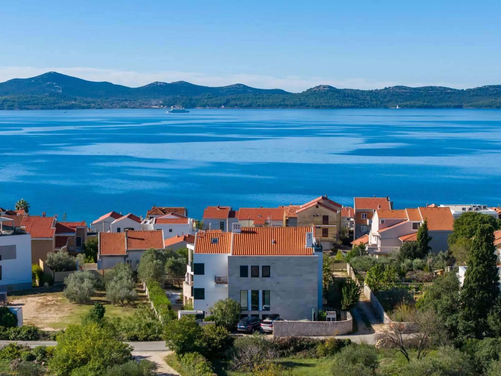 Luxuriöse Villa mit Meerblick - von TA Leut Agency