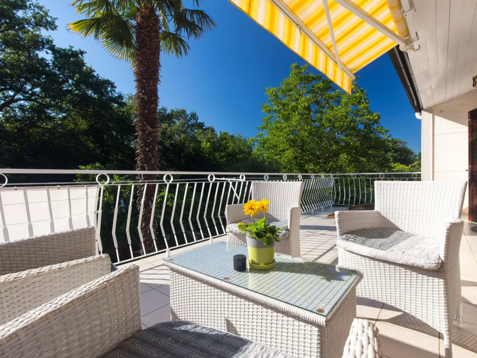 Wohnung "Villa Karmen" direkt am Strand