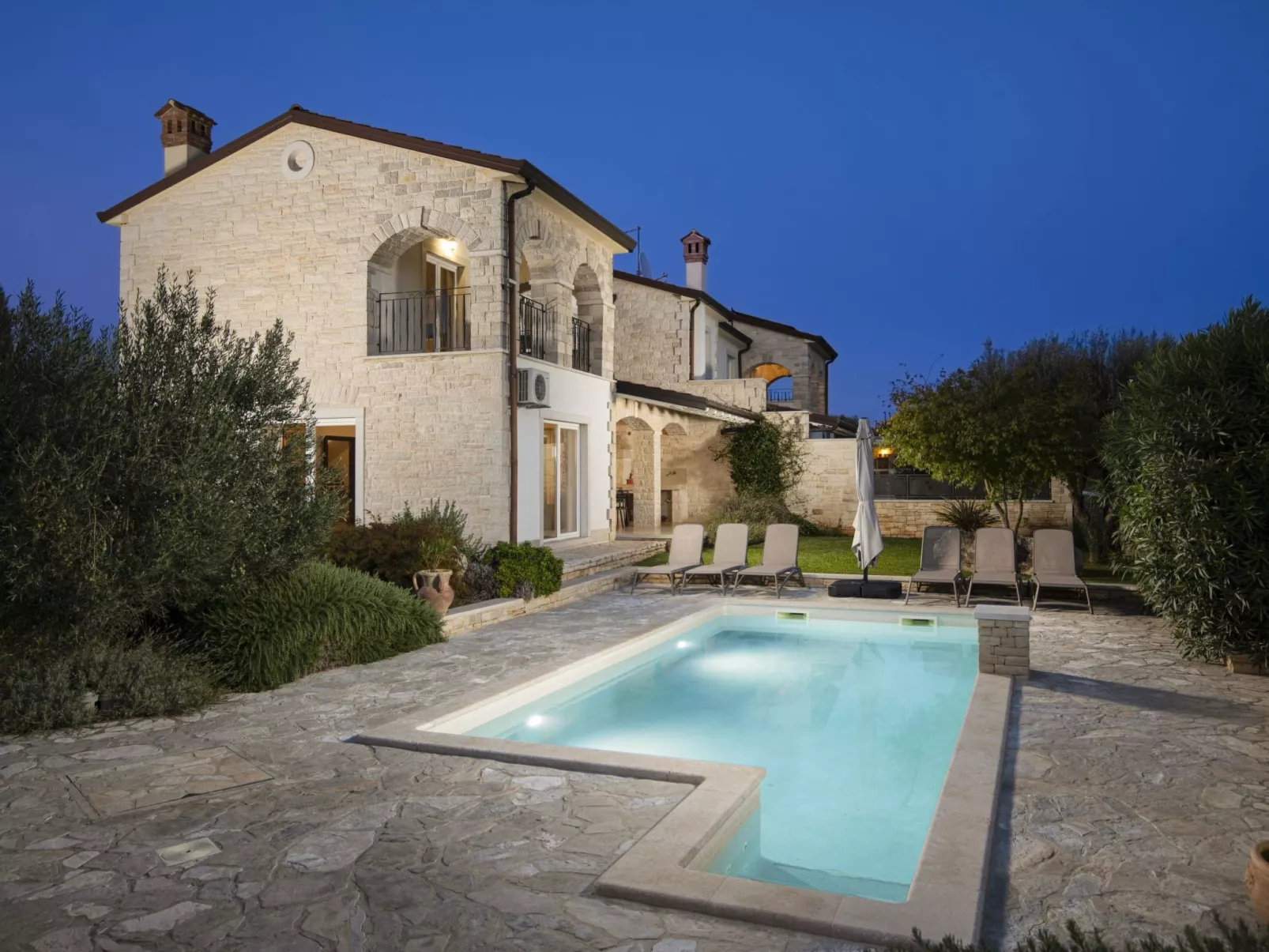 Villa Mason mit beheiztem Pool und Mini-Wellness