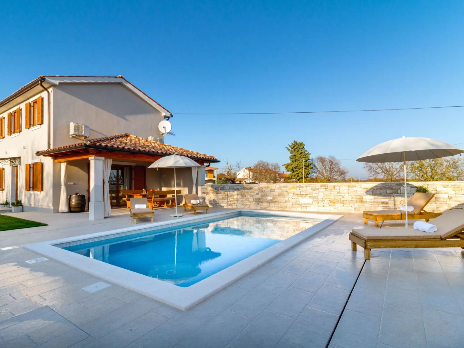 "Villa Nima" mit privatem Pool