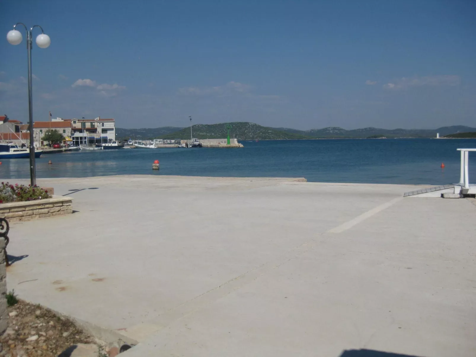 Apartment mit Terrasse direkt am Meer