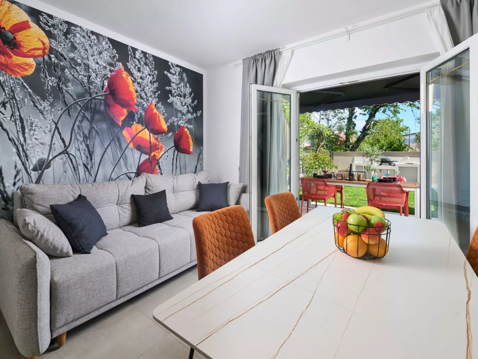 In Zambratija mit eigenem Parkplatz