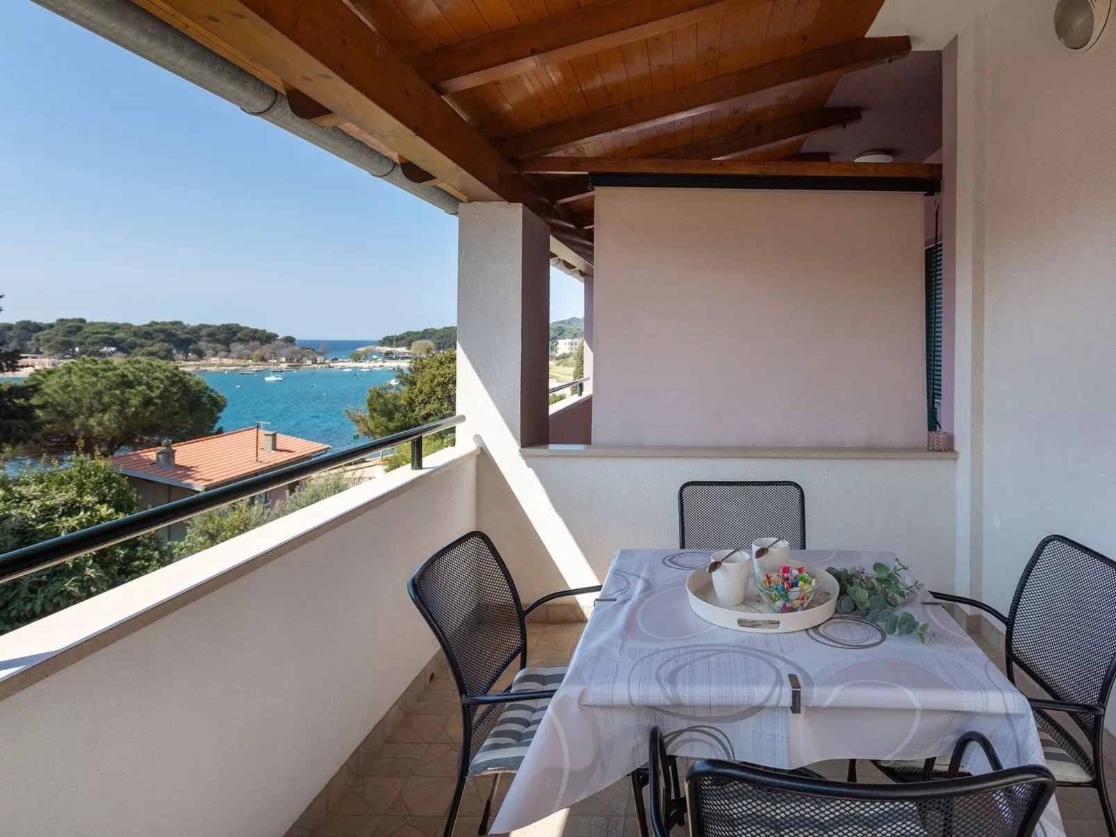 In Pula und Nah am Strand