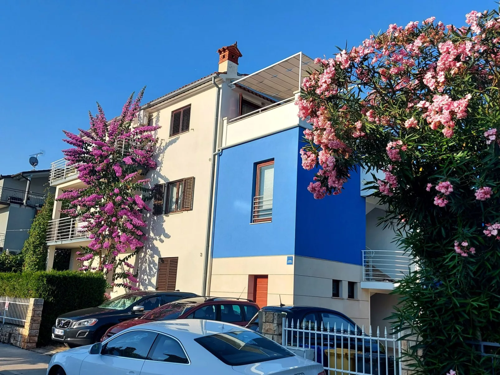 Geräumige charmante Wohnung in der Nähe des Meeres