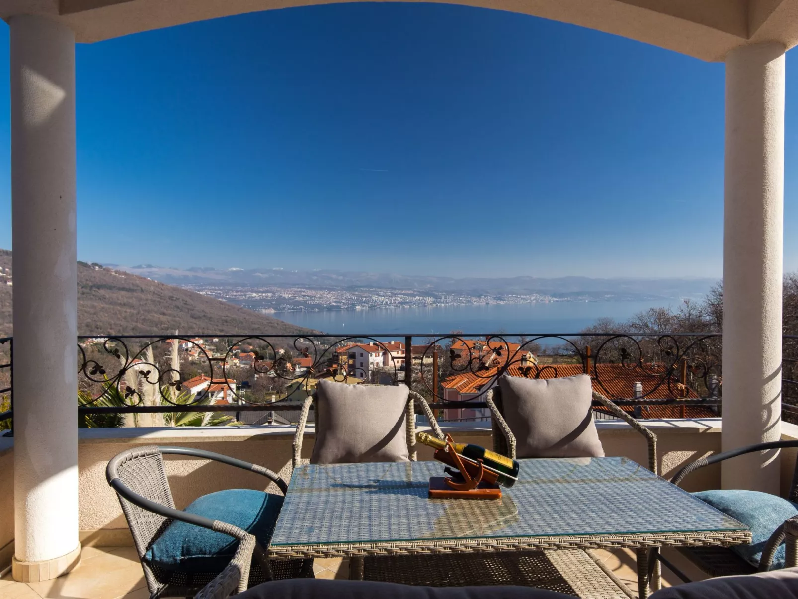 Wunderschöne Luxus-Familienvilla Emily