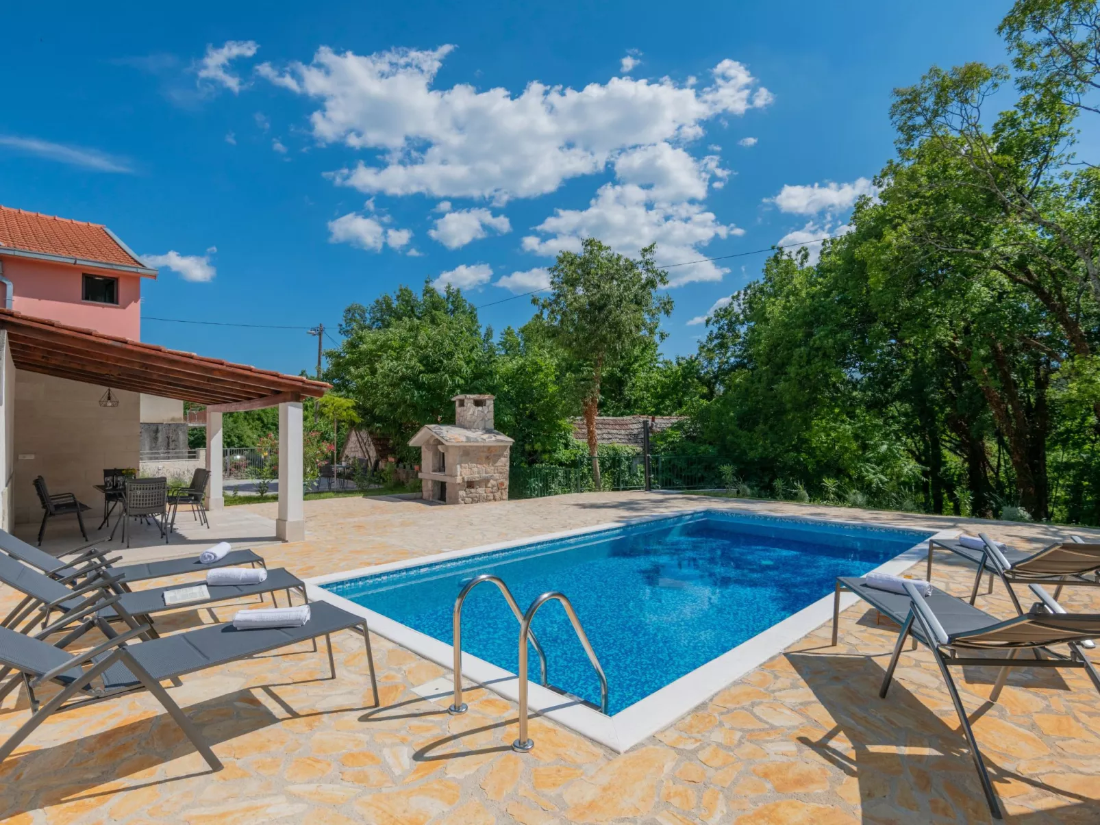 Haus in Grubine mit Außenpool