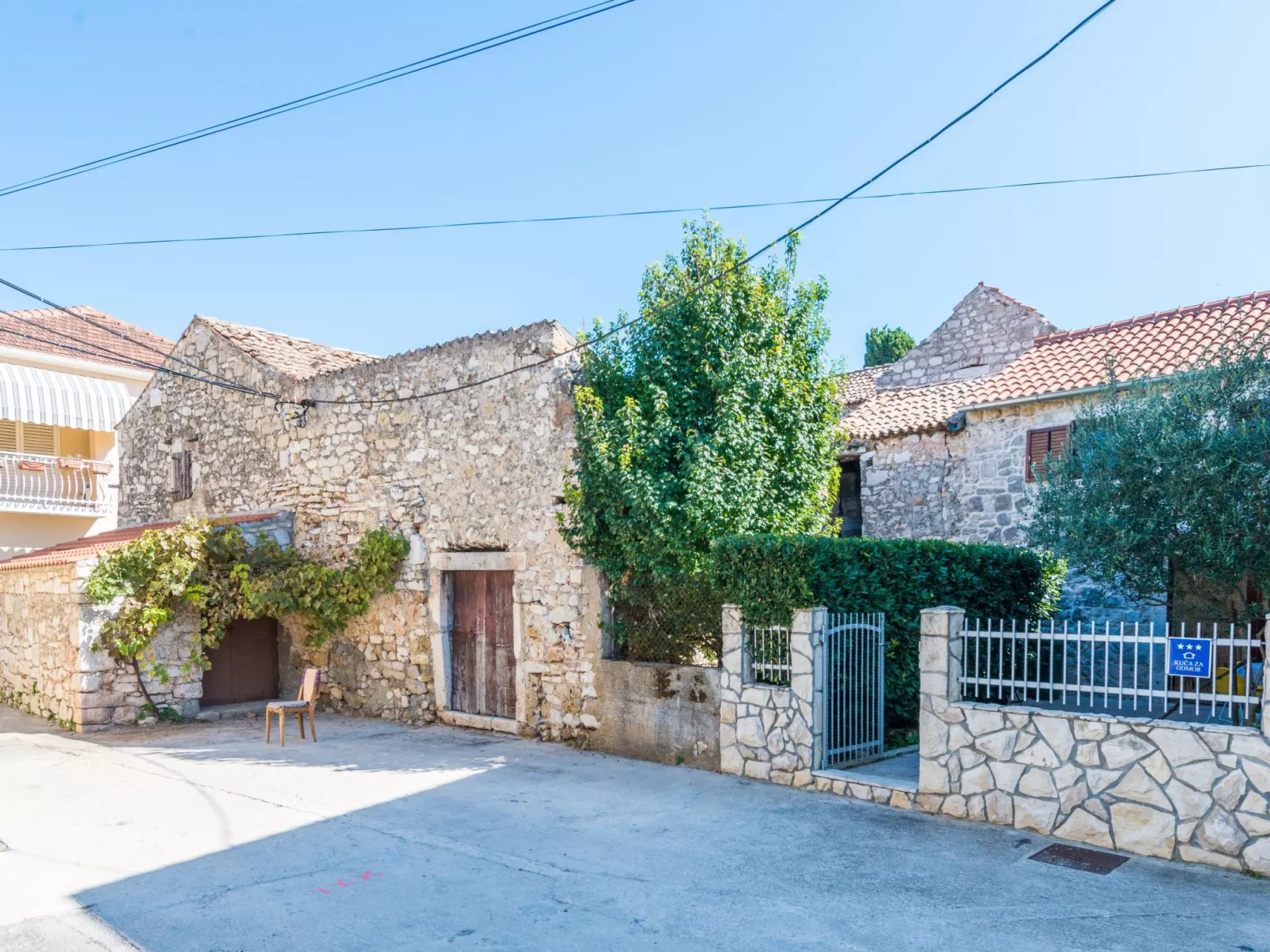 In Sukošan mit Privatem Garten