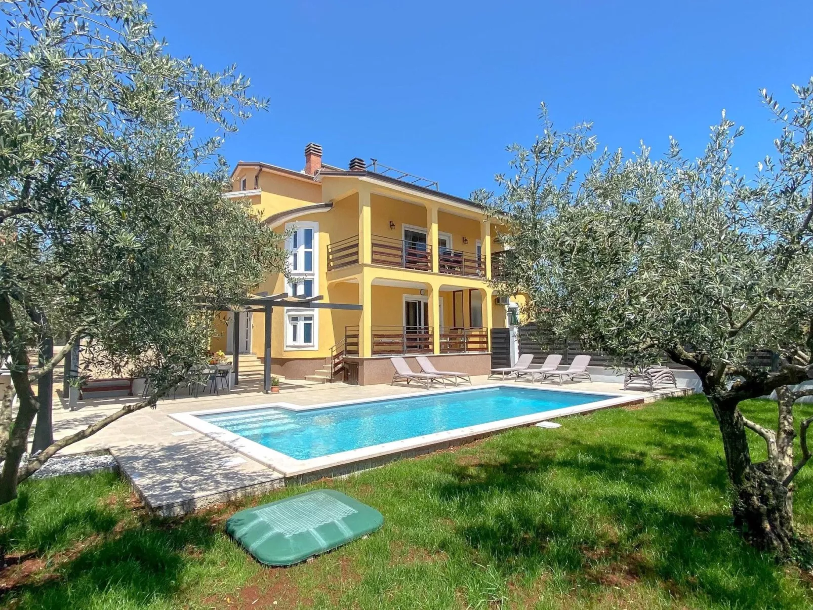 Villa "Chiara" mit privatem Pool