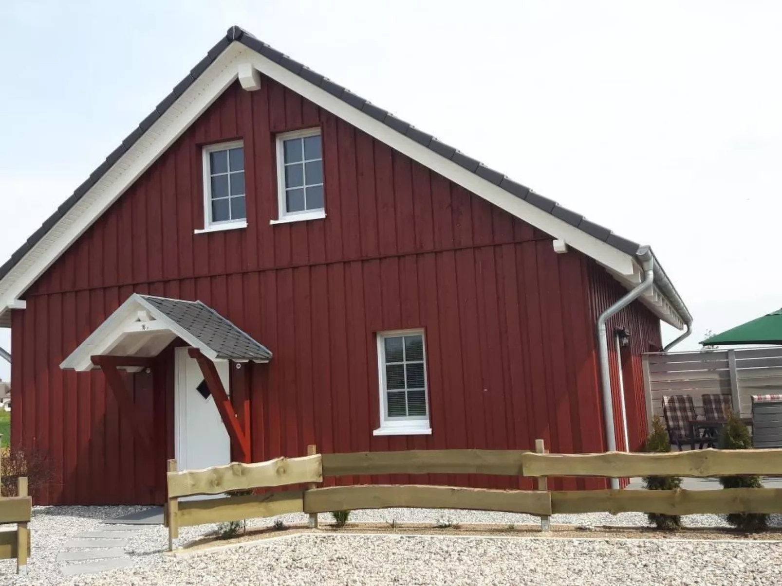 Gemütliches Schwedenhäuschen mit Terrasse