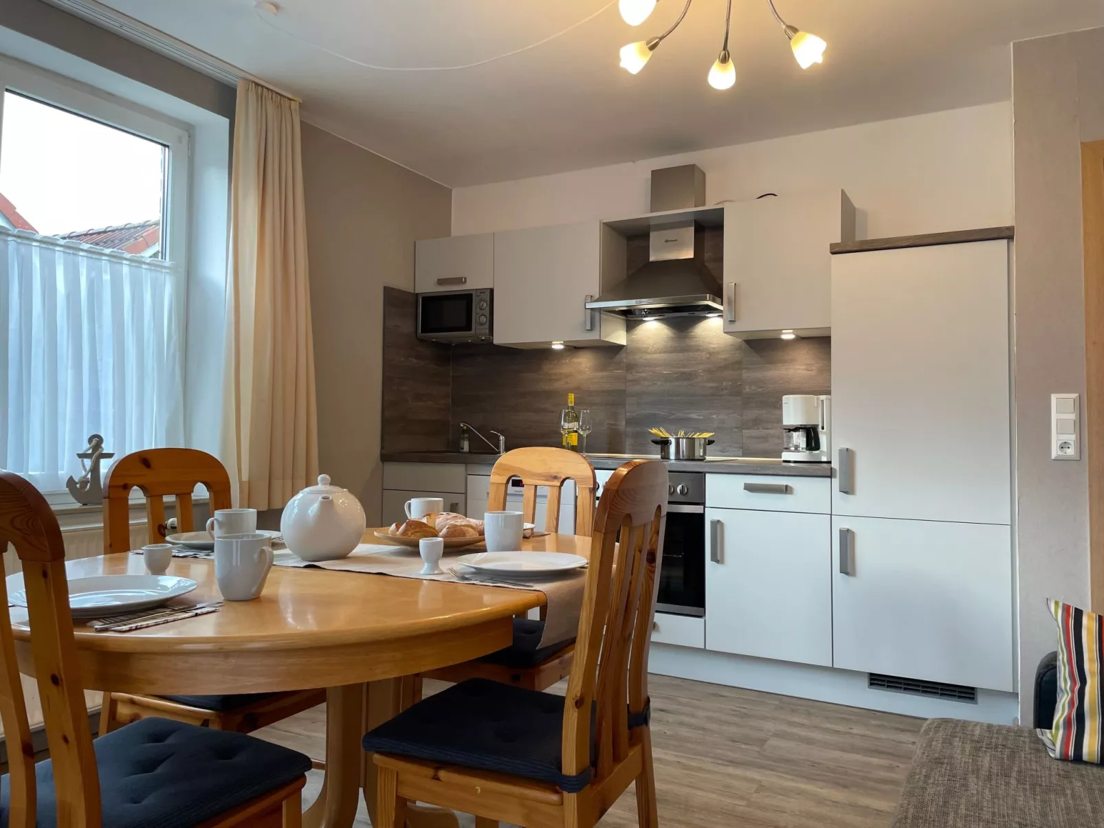 Helle Erdgeschosswohnung mit sonniger Terrasse