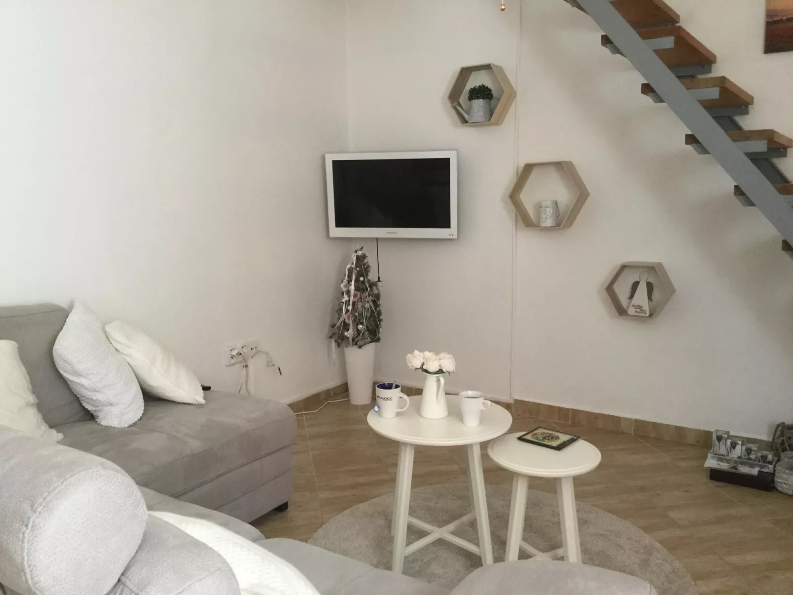 Wohnung auf einem eingezäunten Grundstück