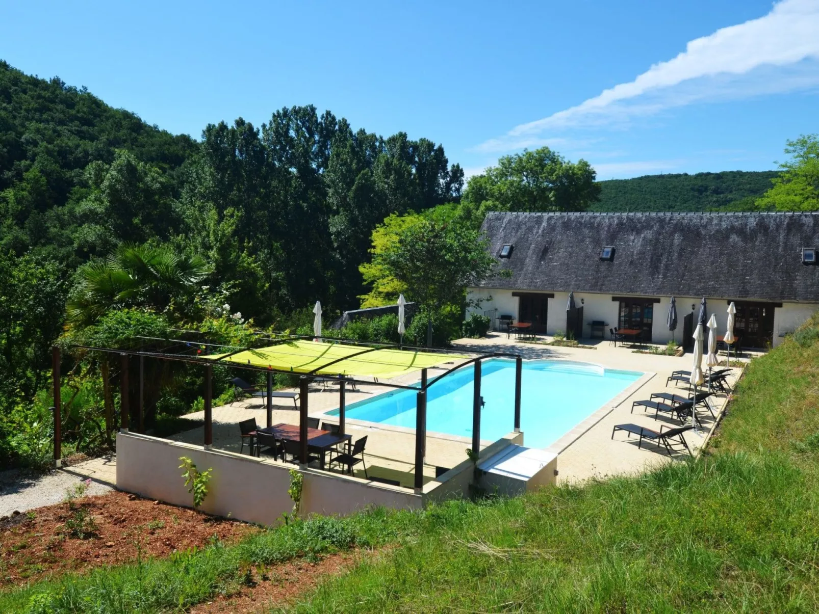 In Souillac mit Gemeinschaftspool